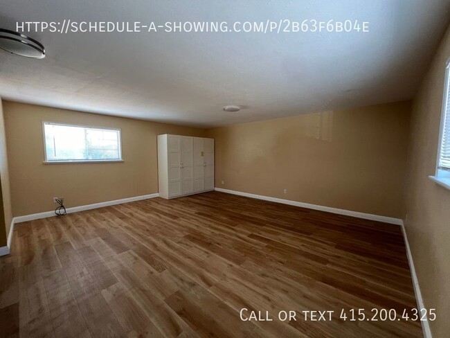 Primary Photo - Studio Available!