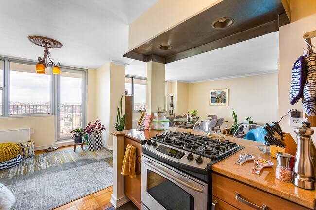 Building Photo - 6040 JFK Blvd E