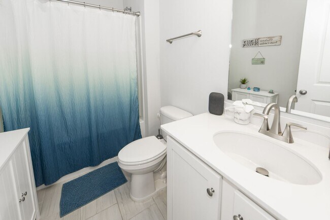 Building Photo - 4 Bedroom 2 Bath Home in French Quarter Creek - Huger