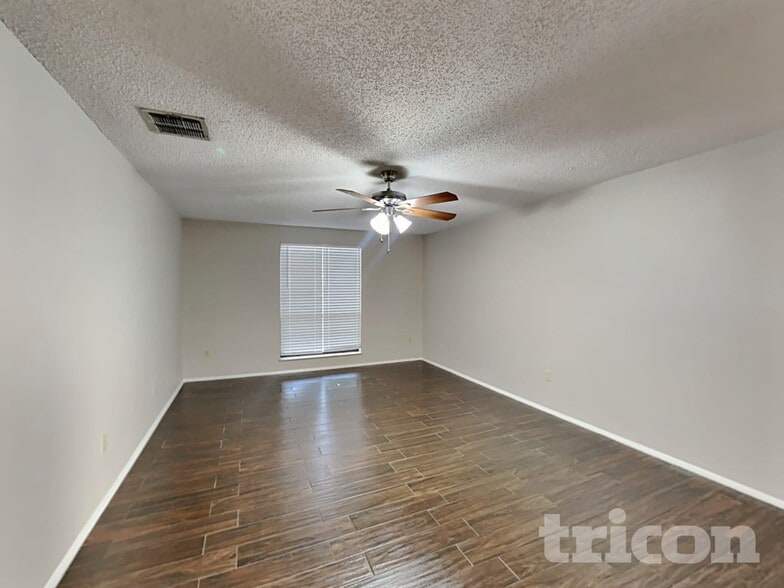 Building Photo - 8102 Chickasaw Ln
