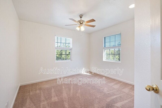 Building Photo - 1003 Canyon Edge Dr