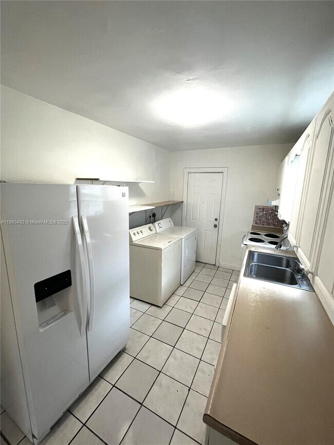 Building Photo - 1250 NW 43rd St