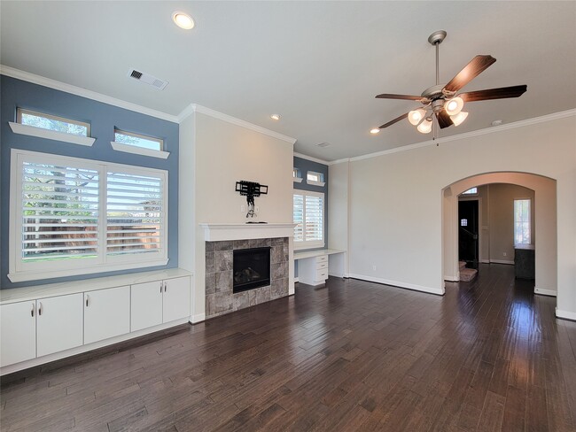 Building Photo - 935 W Lacey Garden Loop