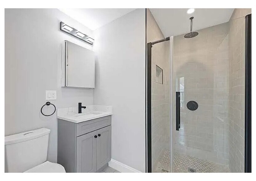 Building Photo - 23 Beale St