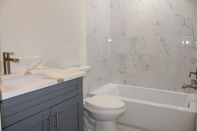 Building Photo - 4BR/3BA Two-Story Home in Hudson, FL – Move-In Ready