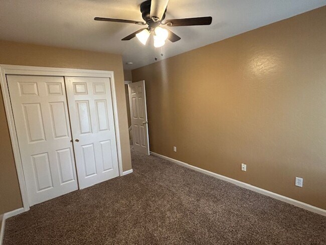 Building Photo - 4 Bedroom 2.5 Bathroom in NW Visalia with a Pool!! Just in Time for Summer!!!