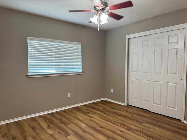 Building Photo - 10115 Colt Crossing