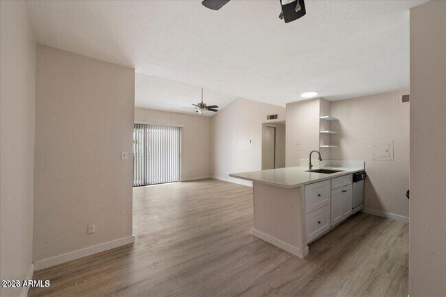 Building Photo - 8055 E Thomas Rd