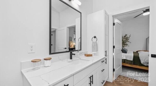 Building Photo - 1711 Commonwealth Ave