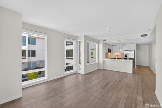 Building Photo - 10 Innes Ct