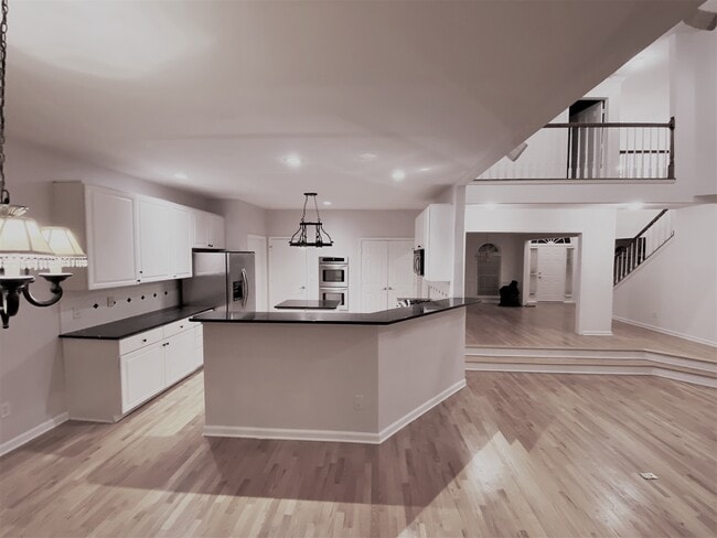 Building Photo - 10920 Donamere Dr