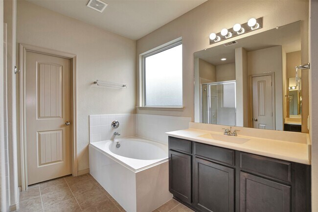 Building Photo - 11413 W Woodmark