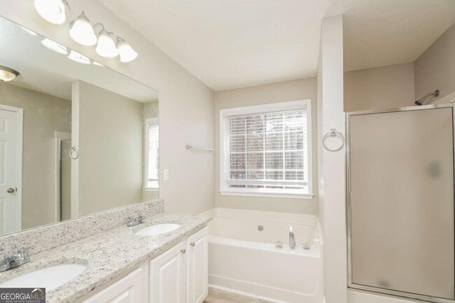 Building Photo - 105 Legend Creek Hollow