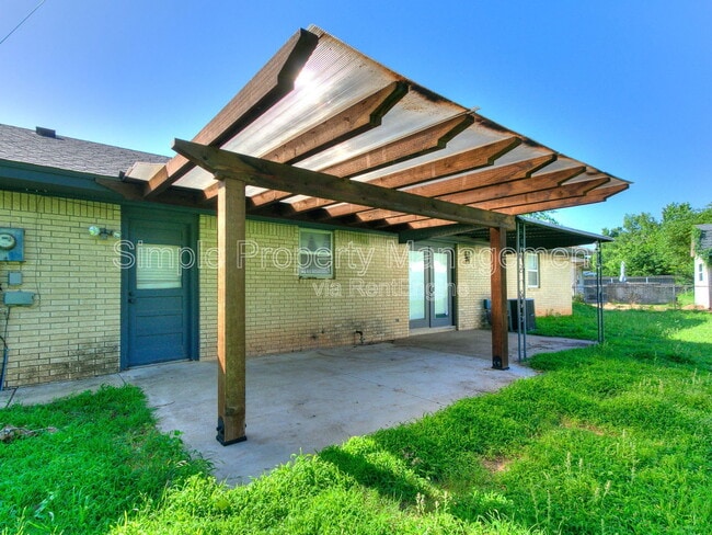 Building Photo - 1404 Crown Point Ave