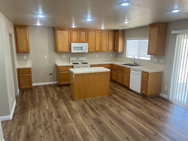 Building Photo - Stunning Two-Story Home in Desirable Iron ...