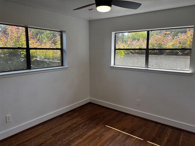 Building Photo - 377 Burke St