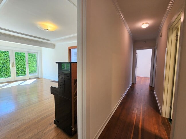Building Photo - Charming Single Family Home in Downtown Pa...