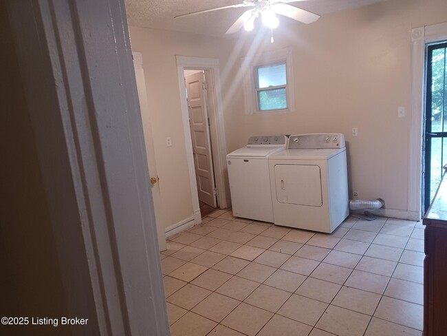 Building Photo - 1421 Hazel St