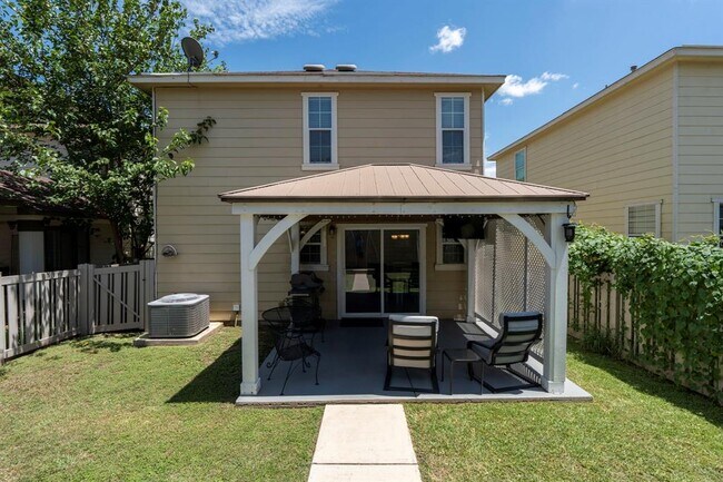 Building Photo - 1051 Dorn