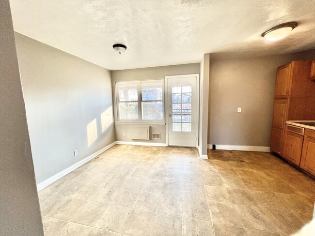 Building Photo - 3408 Chauncey Ave