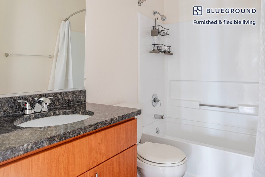 Building Photo - 1050 Benton St