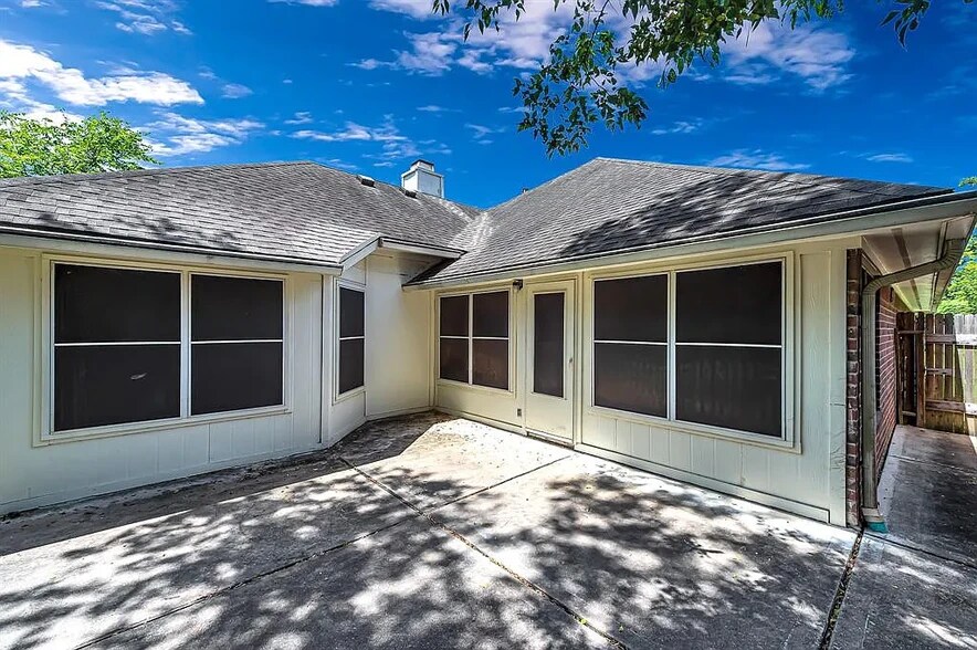 Building Photo - 3315 Candlepine Dr