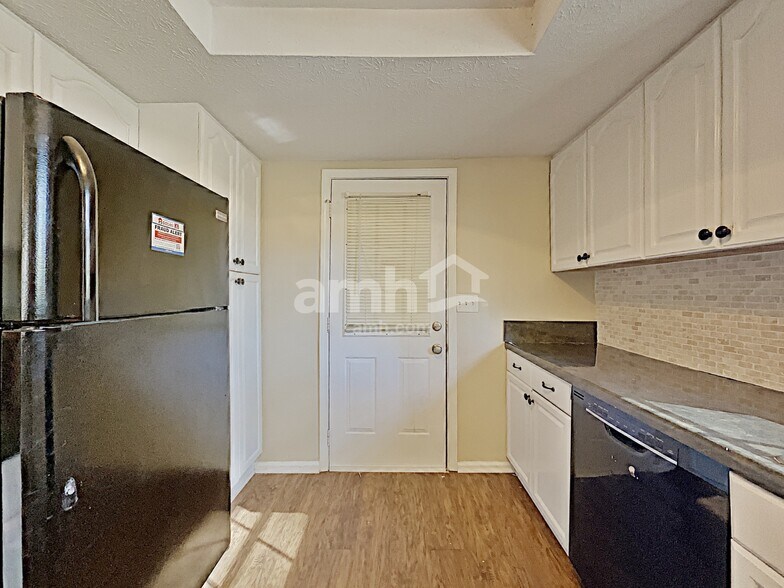 Building Photo - 3182 Fireplace Trl