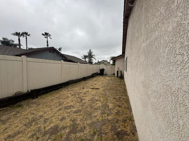 Building Photo - 4605 Acapulco St