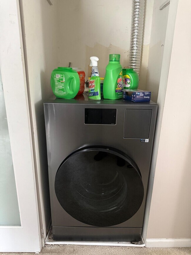 Building Photo - 2911 S Woodstock St