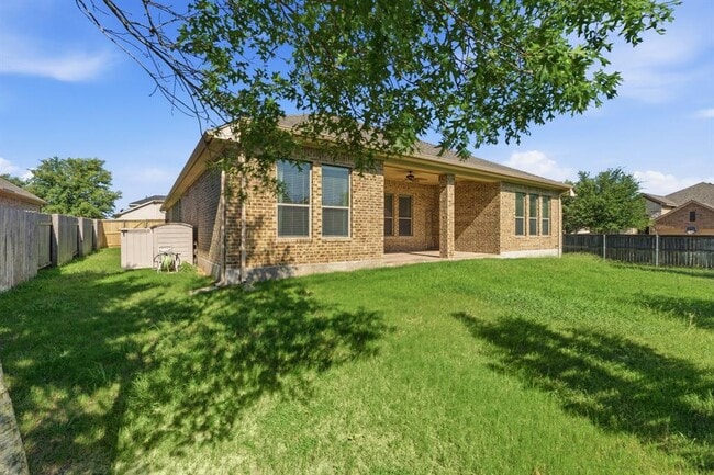Building Photo - 2508 Hilltop Divide Ln