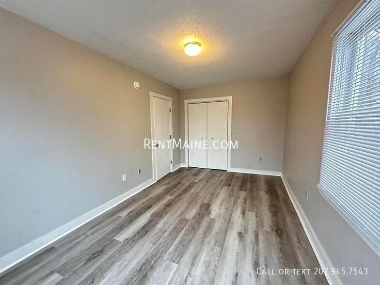 Building Photo - 119 Main St