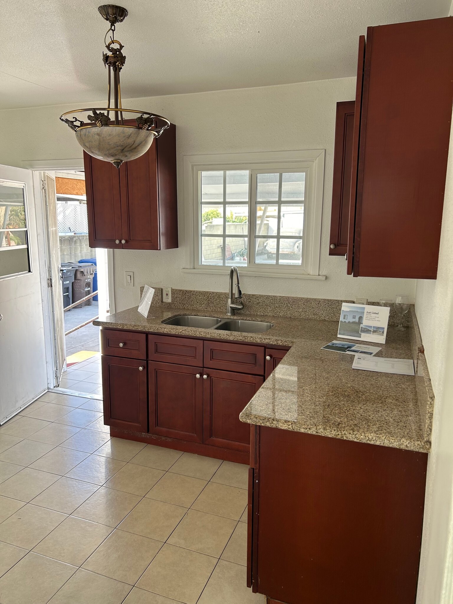 Building Photo - 6835 Newell St