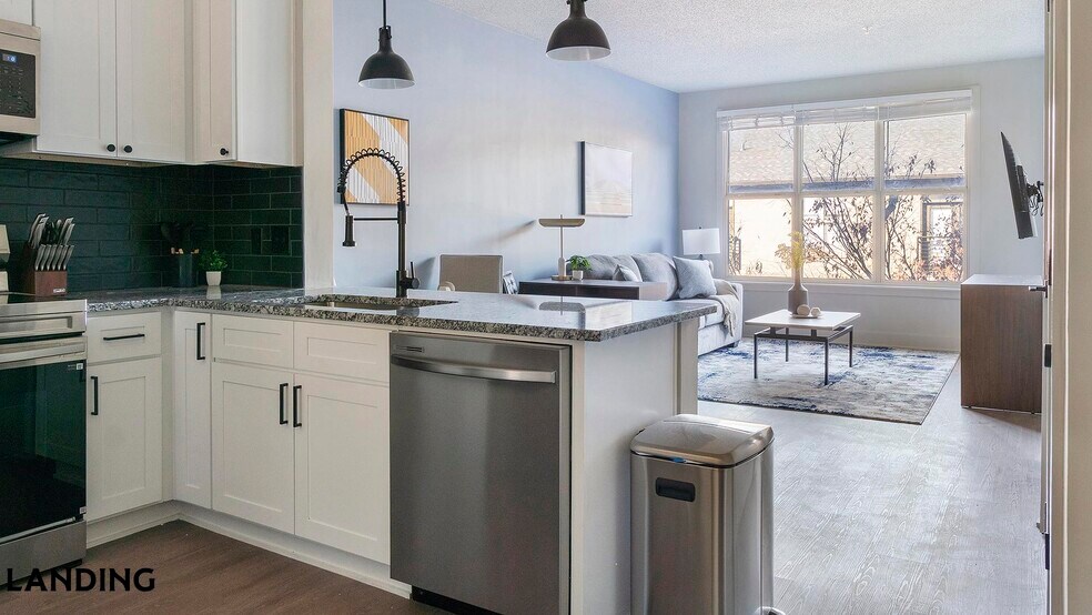 Building Photo - 49 Boulevard SE