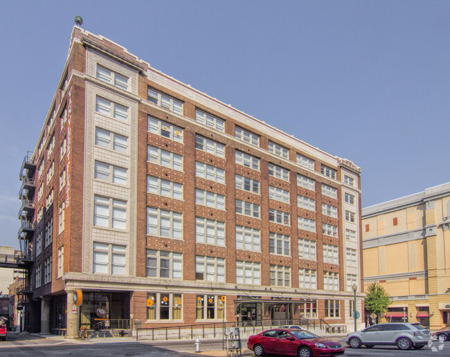 Building Photo - Van Vleet Flats