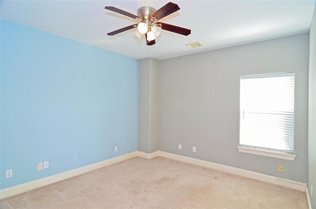 Building Photo - 131 Starboard Dr