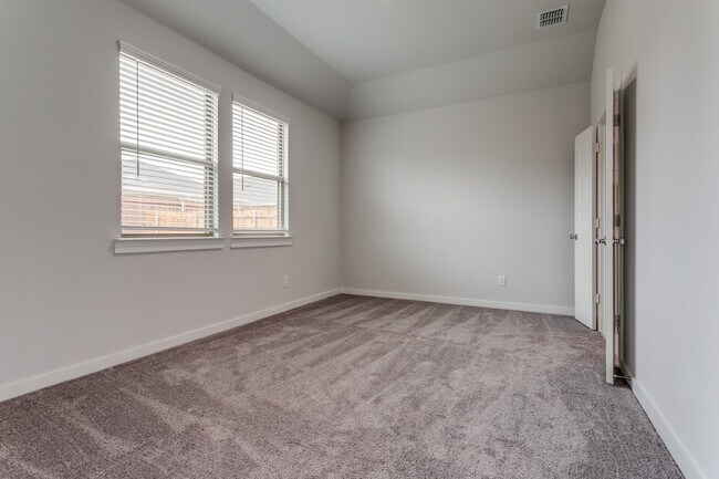 Building Photo - 218 Berkshire Dr