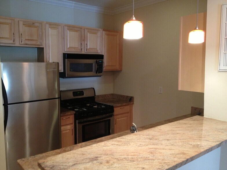 Building Photo - 317 16th Street SE