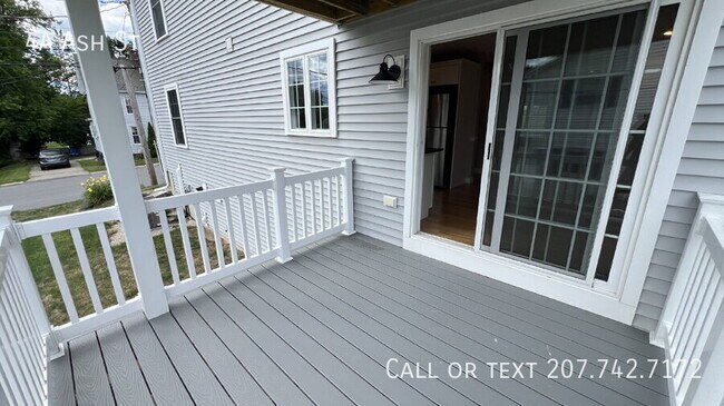 Building Photo - 4A Ash St-