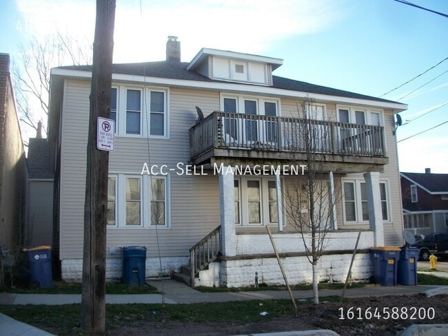 Building Photo - 401 Fernando St NE