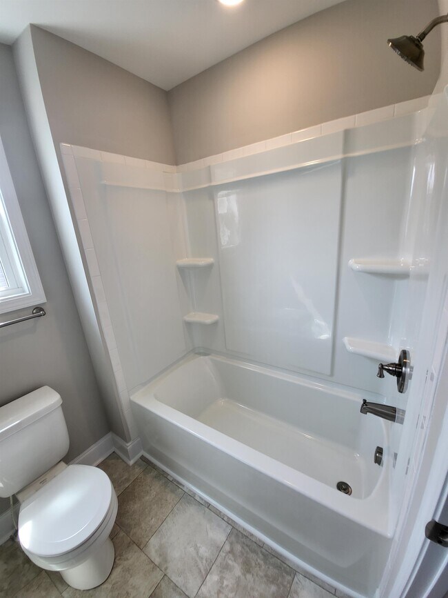 Building Photo - 201 King Rd