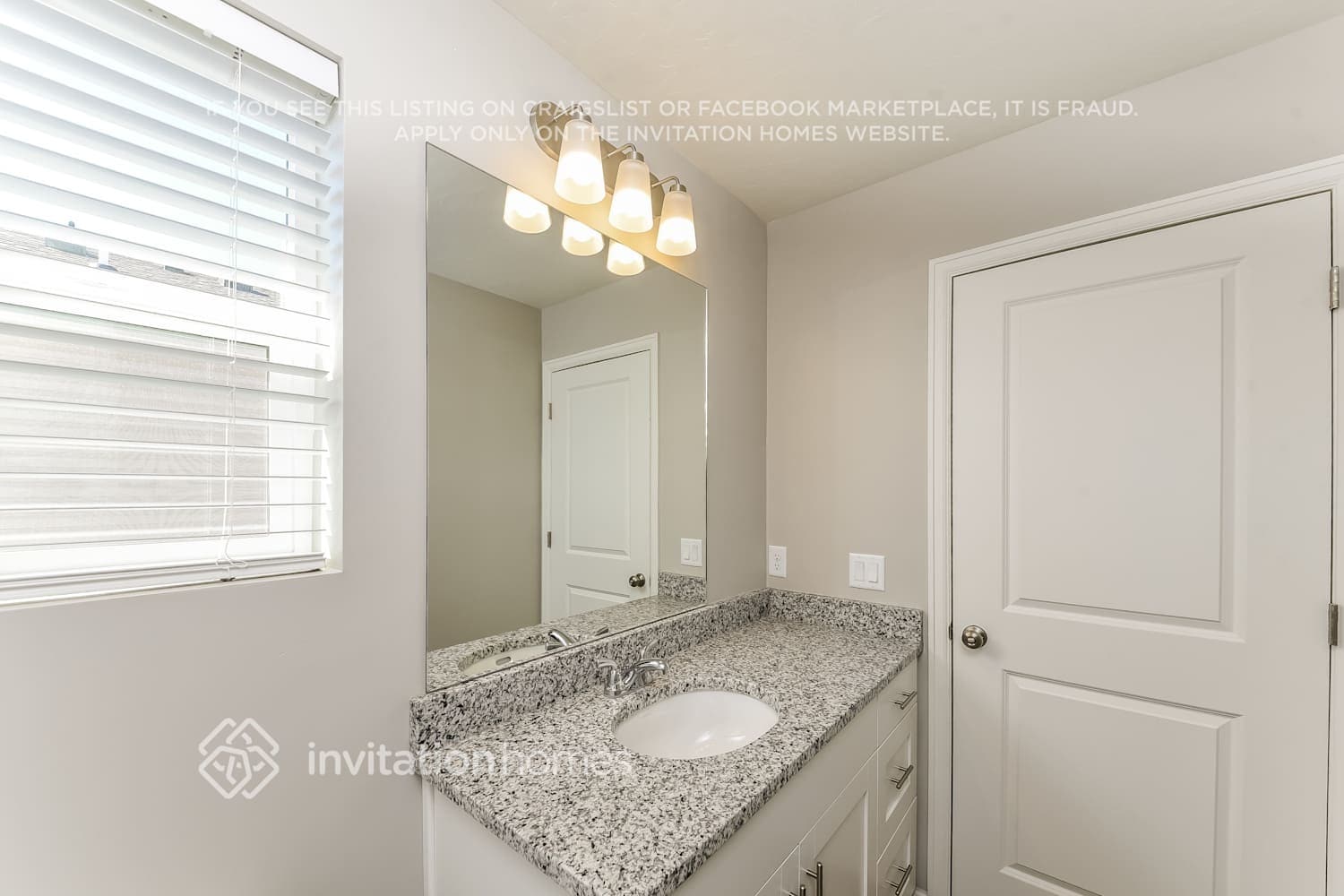 Building Photo - 108 N Riverside Dr