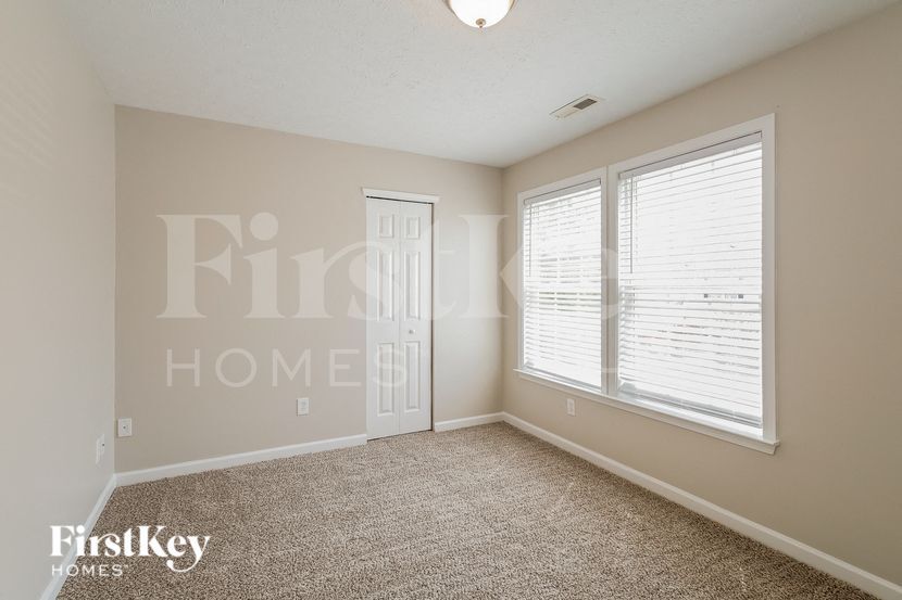 Building Photo - 919 Littleton Dr