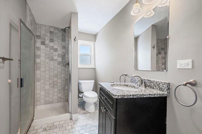 Building Photo - 233 Llewellyn Ave