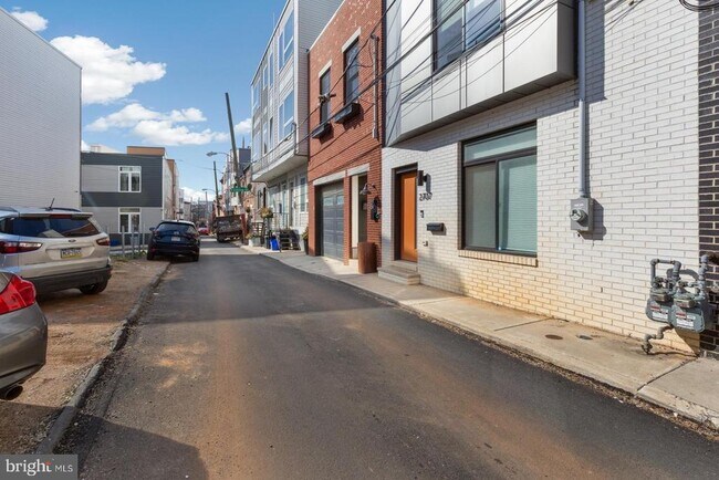 Building Photo - 2707 W Stiles St