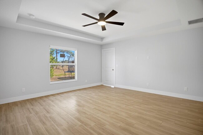 Building Photo - 4593 SW Bradbury St