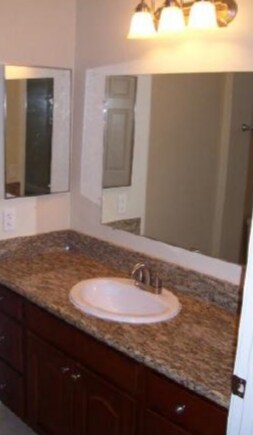 Building Photo - 110 Fiesta Ct