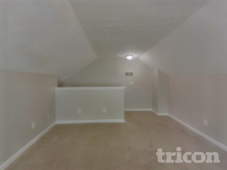 Building Photo - 170 Oak Hill Dr