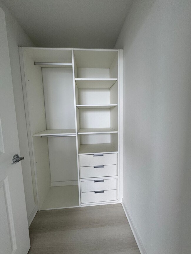 Building Photo - Cozy condo for Lease