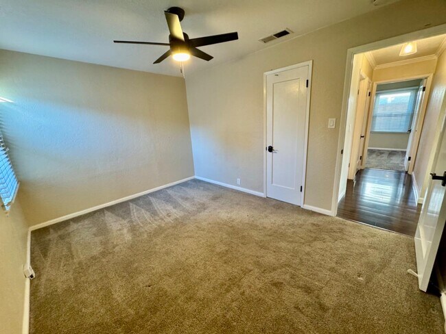 Building Photo - 1709 Guadalupe Ave