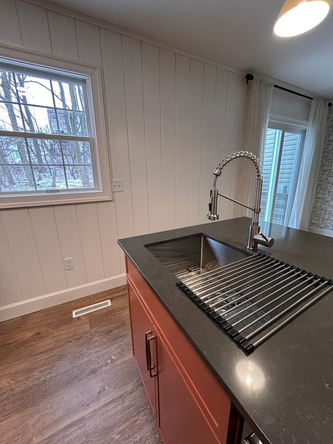 Building Photo - Updated 3 Bed 1.5 Bath Townhouse in Lititz!